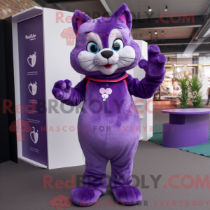 Maskotka Purple Cat jest...
