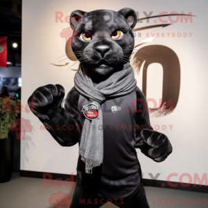 Máscara preta da Puma usada...