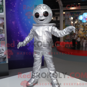 Stříbrná postava maskota v...