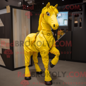 Máscara de Cavalo Amarelo...