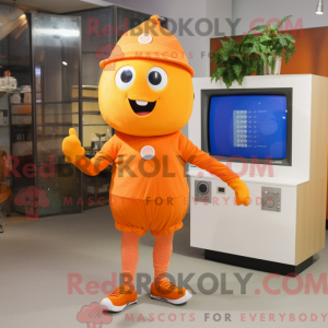Postava maskota oranžové...