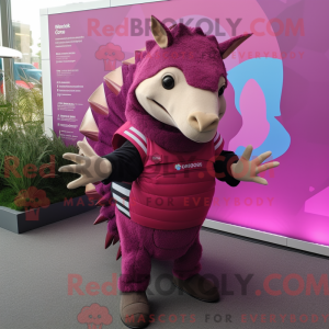 Magenta Armadillo maskot...