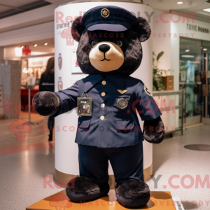 Postava maskota Navy Bear...
