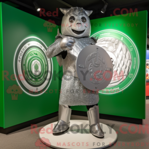 Silver Celtic Shield maskot...