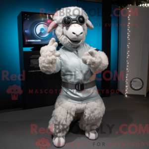 Sølv sau maskot drakt...