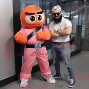 Postava maskota broskvového...
