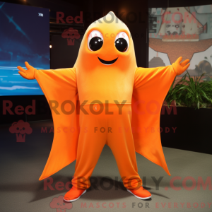 Personagem de máscara de...