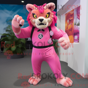 Personagem de máscara de...