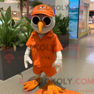 Personagem de máscara de um...