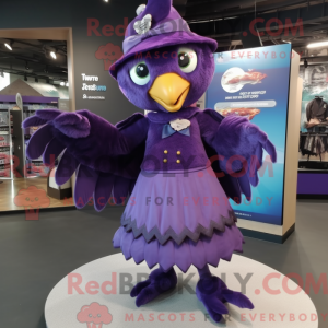 Personagem de máscara de...