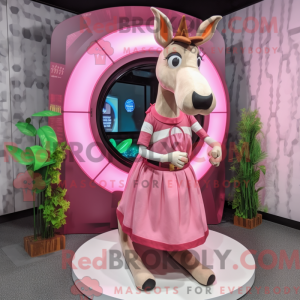 Postava maskota Pink Okapi...