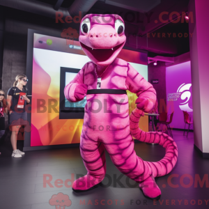 Maskotfigur af en magenta...