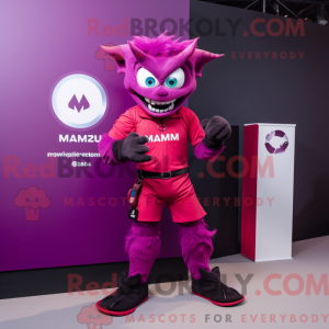 Maskotfigur af en magenta...