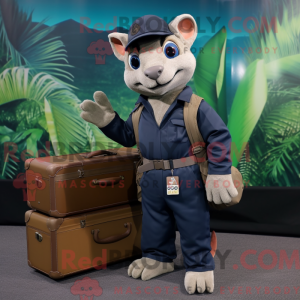 Personagem de máscara de um...