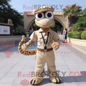 Postava maskota Tan Snake...