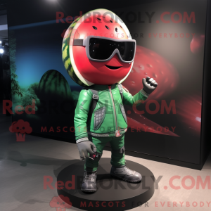 Personagem de máscara de um...