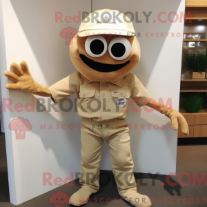 Maskotkarakter af en beige...