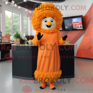 Maskotkarakter af en orange...