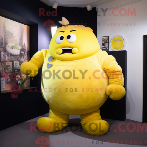 Postava maskota citronově...