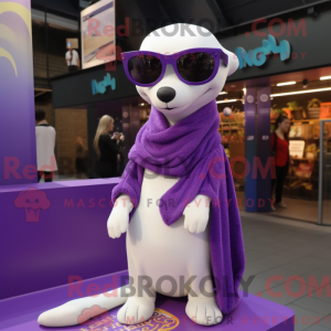 Personagem de máscara de...