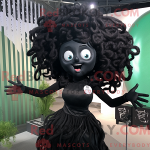 Personagem de máscara de...