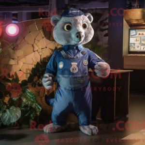 Personagem de máscara de um...