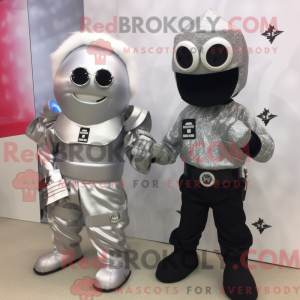 Maskotfigur af en Silver...
