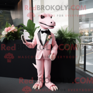 Maskotkarakter af en Pink...