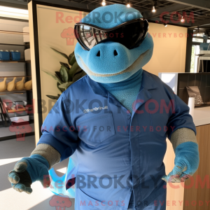 Maskotfigur af en blå...