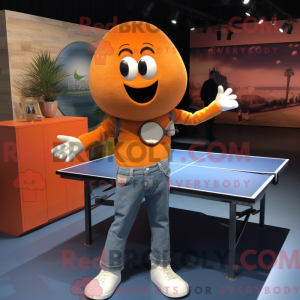 Postava maskota oranžového...