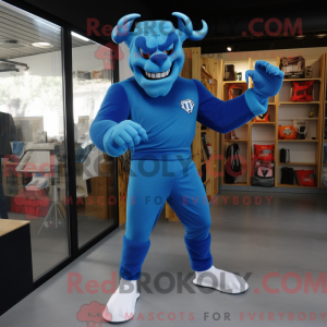 Personagem de máscara de um...
