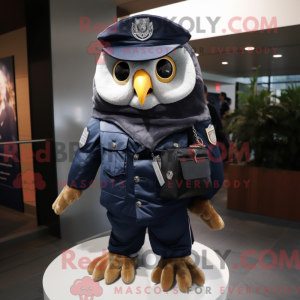 Maskotfigur af en Navy Owl...