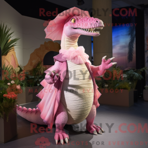 Personagem de máscara de...