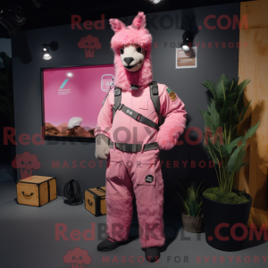 Máscara de cor rosa com...