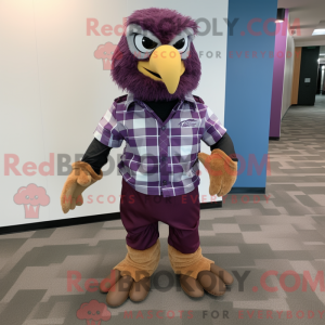 Postava maskota Purple Hawk...