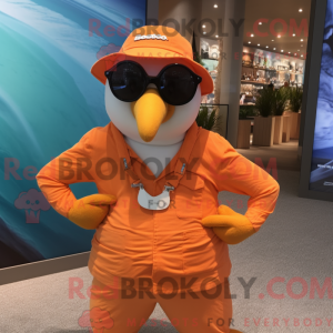 Personagem de máscara de um...