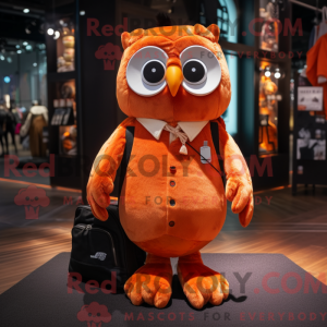 Maskotkarakter af en orange...