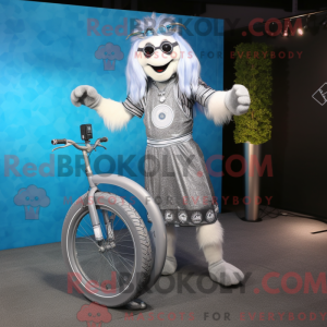 Personagem de máscara de um...