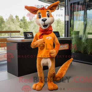 Personagem de máscara de um...