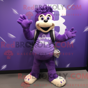 Personagem de máscara de...