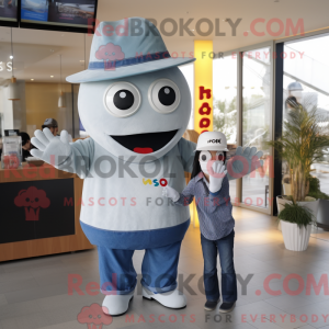 Maskot karakter af en sølv...