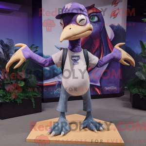 Personagem de máscara de...