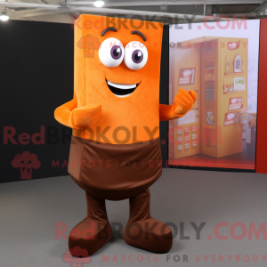Maskotkarakter af en orange...