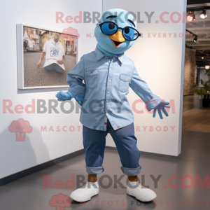 Maskotfigur av en cyan due...