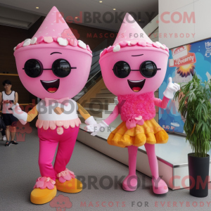 Maskotkarakter af en Pink...