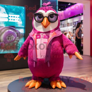 Maskotfigur af en magenta...