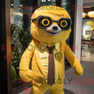 Postava maskota citronově...
