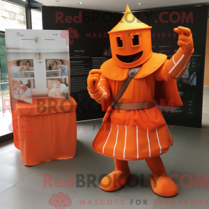 Maskotkarakter af en orange...
