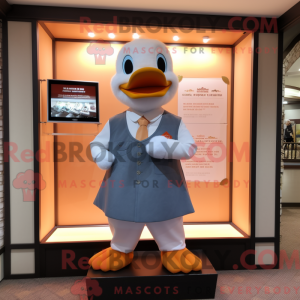 Personagem de máscara de...
