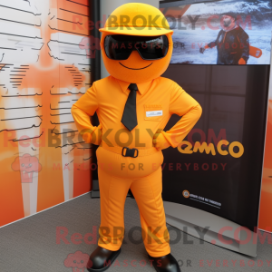 Postava maskota Orange Para...